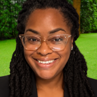 Domonique Headshot