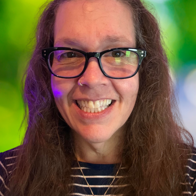 tracy headshot